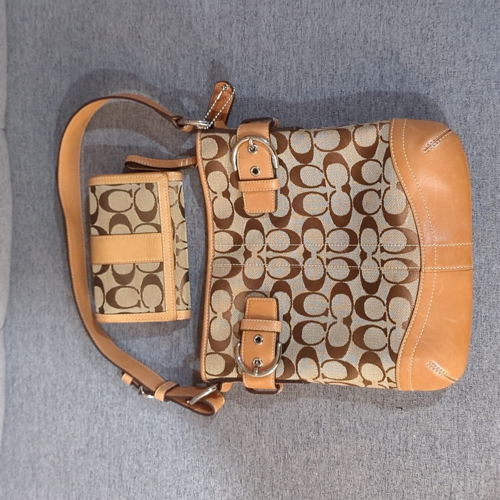 Coach Tan Hobo set. Purse and wallets